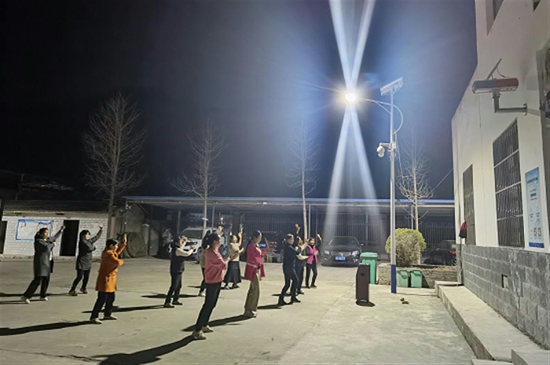 普渡村太陽(yáng)能路燈安裝